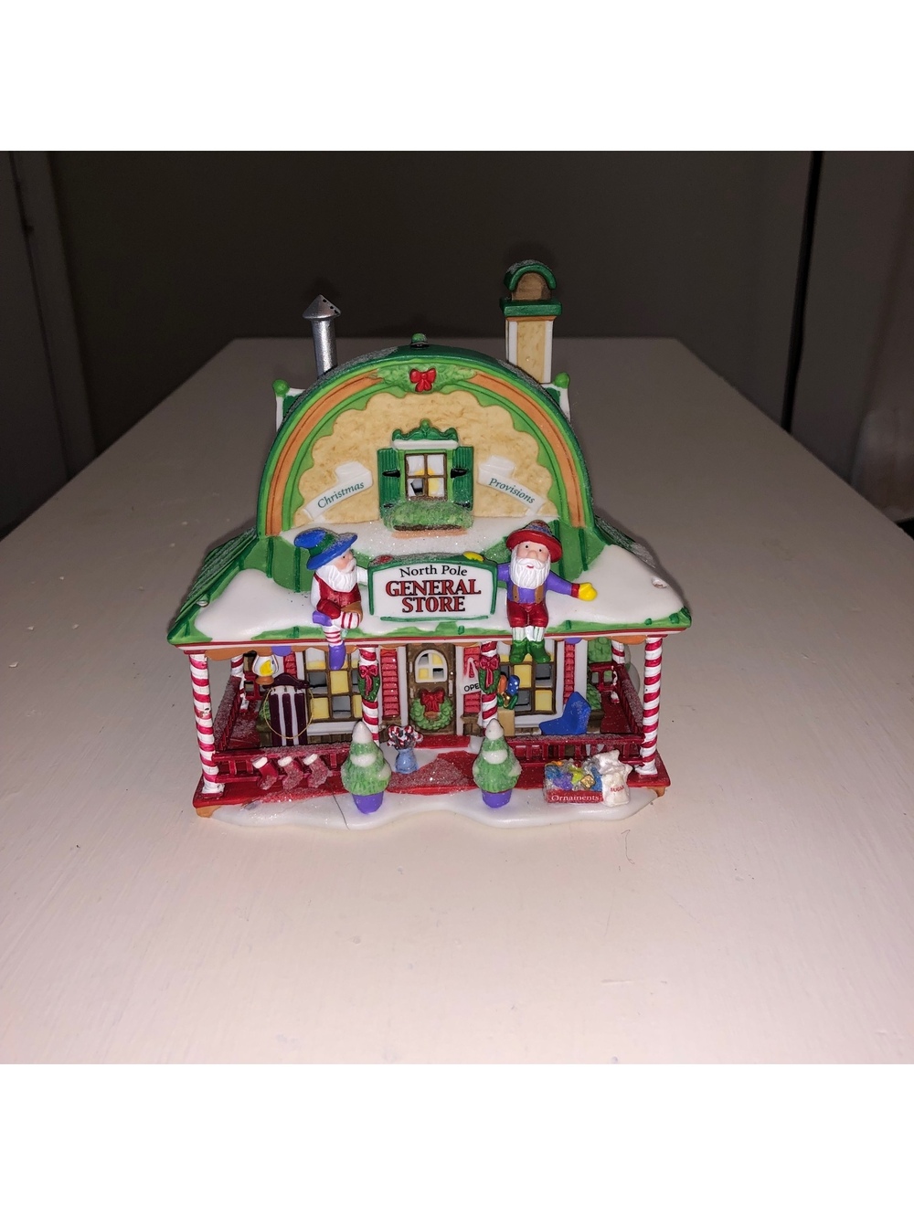 VINTAGE RETIRED DEPARTMENT 56 NORTH POLE SERIES GENERAL STORE 56797 ELF LAND